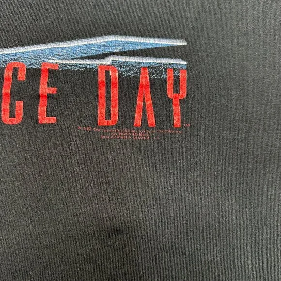 Vintage 1996 Independence Day Movie T-Shirt Stanley DeSantis Made in USA Large - Picture 3 of 11